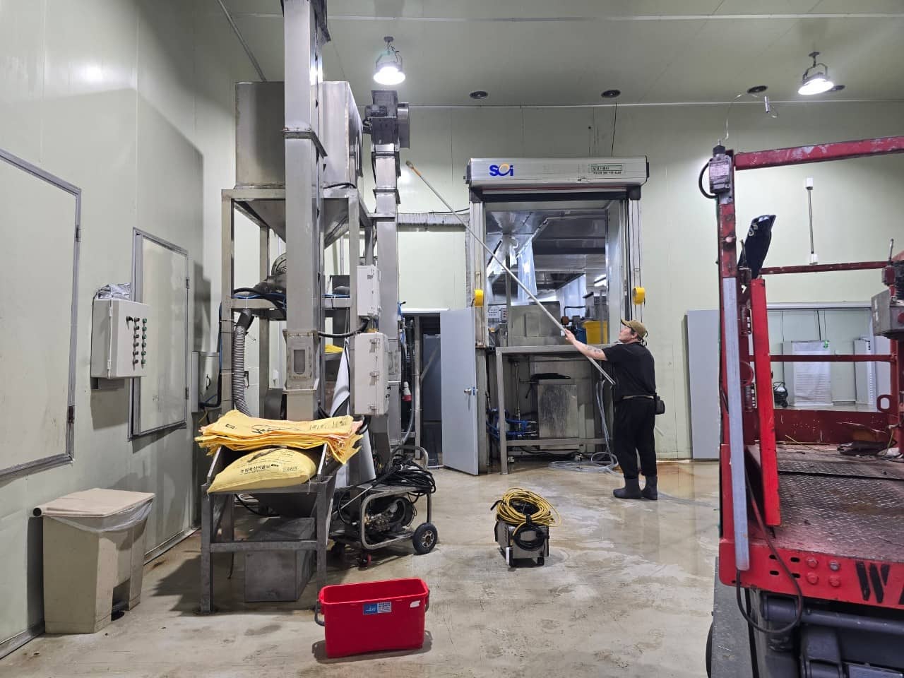 식품공장곰팡이작업1