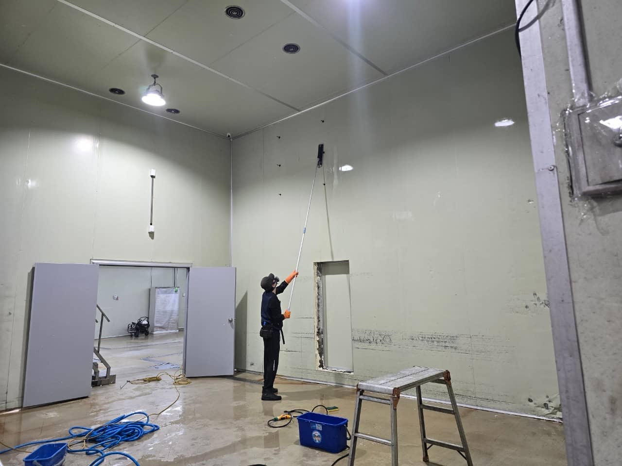 식품공장곰팡이작업4